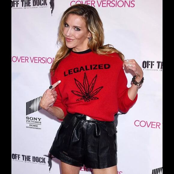 Adaption Legalized Cannabis 100% Cashmere Red Black Crewneck Sweater Medium - Picture 1 of 11